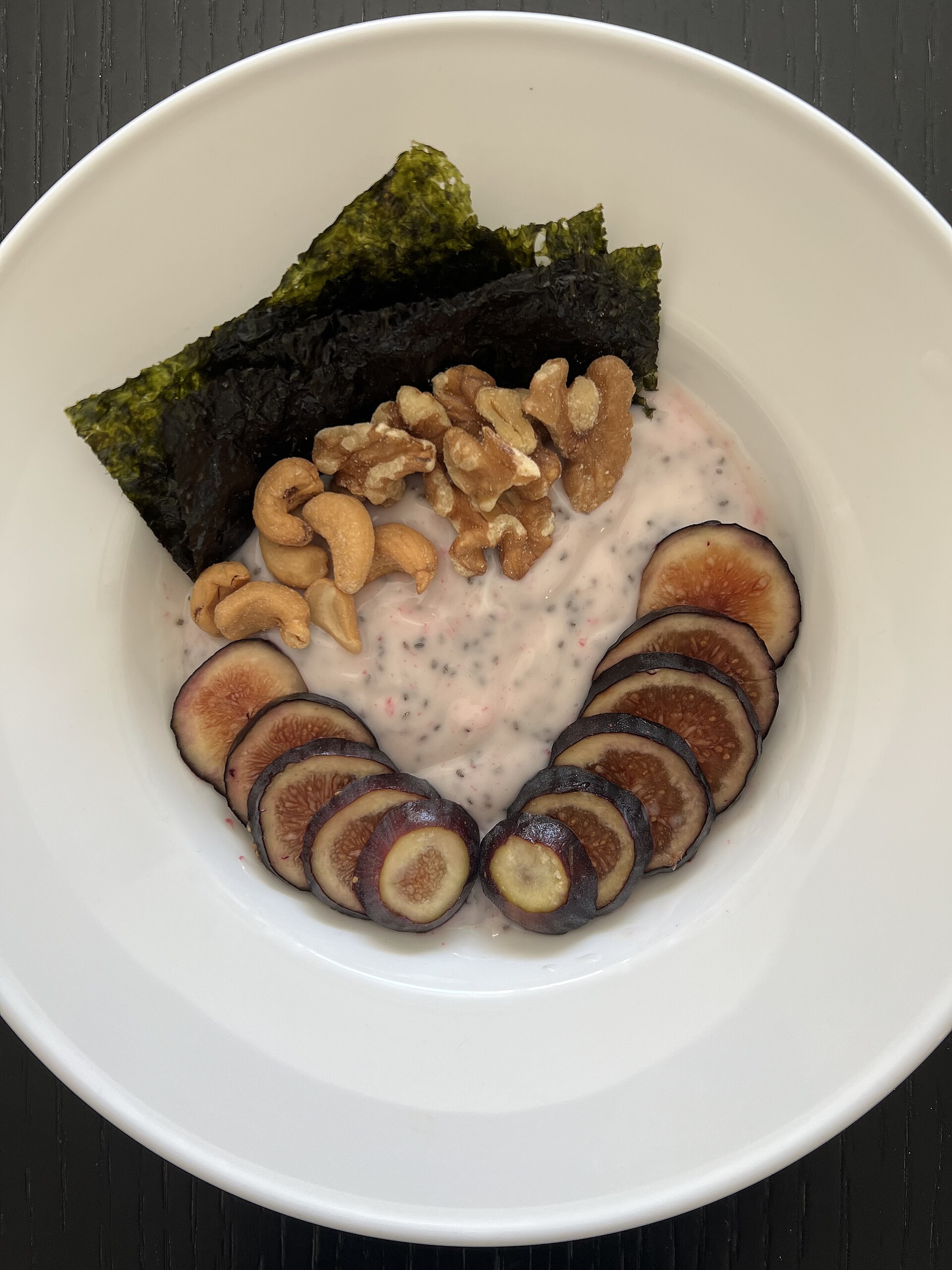 File:Liat Portal for Foodie Disorder - Yogurt Bowl with Figs, Nuts, Chia Seeds, and Seaweed.jpg