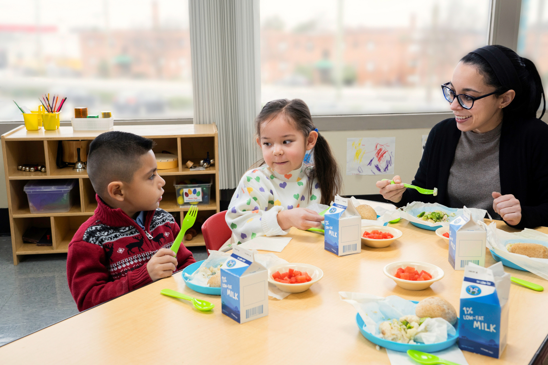 File:Family Style Meal Service With Children in the CACFP (20221214-USDA-FNS-UNK-004).jpg
